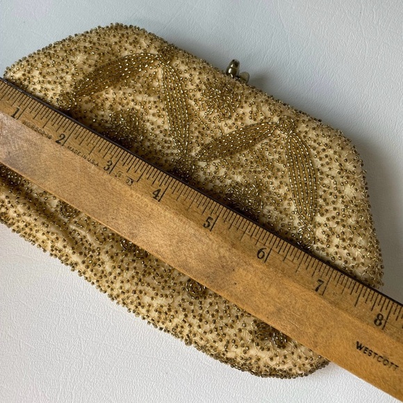 Vintage Richere Beaded Clamshell Clutch from Japan 1950s - Picture 2 of 9